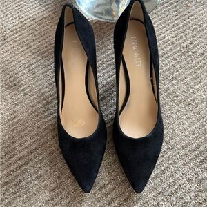 Nine West heels size 6.5. They are a narrow fit